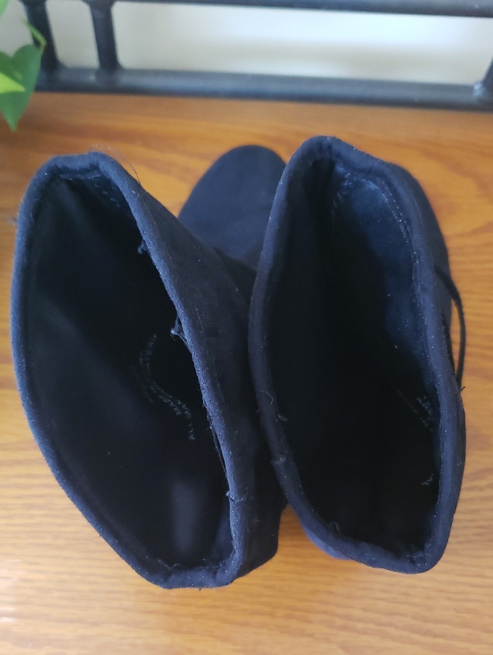 Michael Shannon Black Faux-suede Slouchy Ankle Boots with Wrap Strap Size: 7 - Picture 15 of 16
